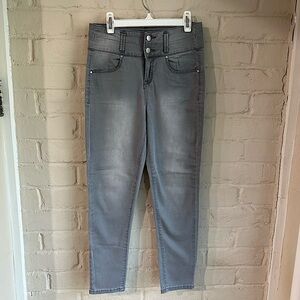 Tinseltown size 3 light gray high waisted stretchy skinny jeans